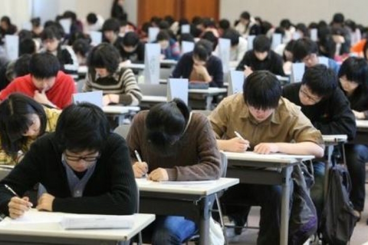 NHỮNG THÓI QUEN KIÊNG KỊ THÚ VỊ CỦA NGƯỜI HÀN TRƯỚC KỲ THI ĐẠI HỌC QUAN TRỌNG